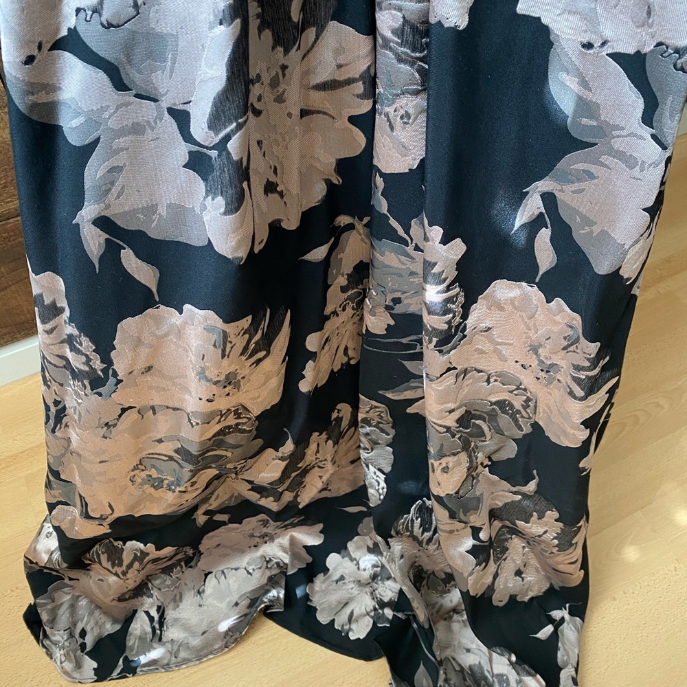Dress - Picture 5 of 7